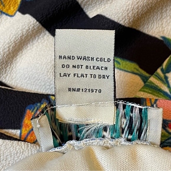 Flying Tomato Women’s Off The Shoulder Floral Scarf Border Print Top Medium - Picture 12 of 14